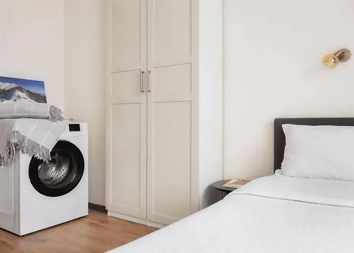 2br - Parking - - 1st Floor - Acs