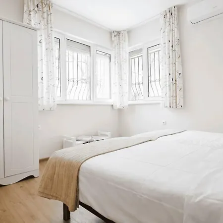 2br - Parking - - 1st Floor - Acs Апартамент *