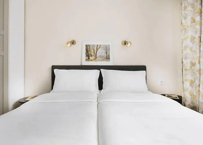 2br - Parking - - 1st Floor - Acs *