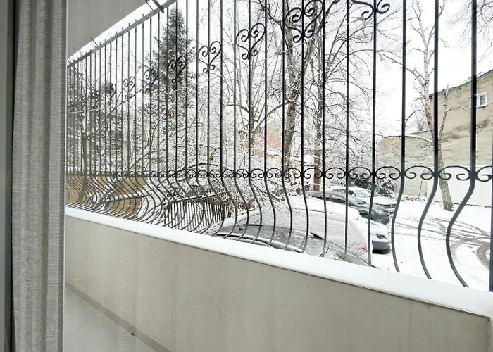 2br - Parking - - 1st Floor - Acs Appartement