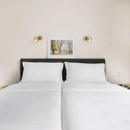 2br - Parking - - 1st Floor - Acs *