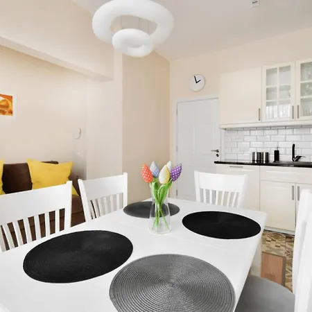 2br - Parking - - 1st Floor - Acs *